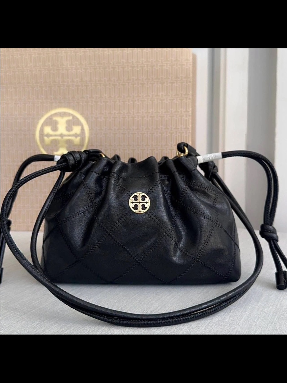 NWT Tory Burch 164398 Willa E/W Drawstring Shoulder Crossbody Bag Black Leather